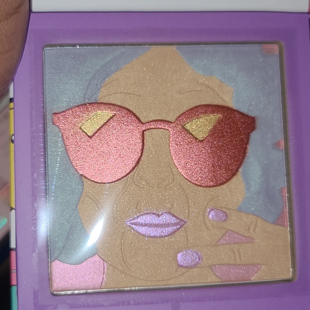 Inc.redible Baddie's Got the Gold Highlighter
